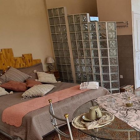 FlorensacChez Dedou Et Madou住宿加早餐旅馆 外观 照片